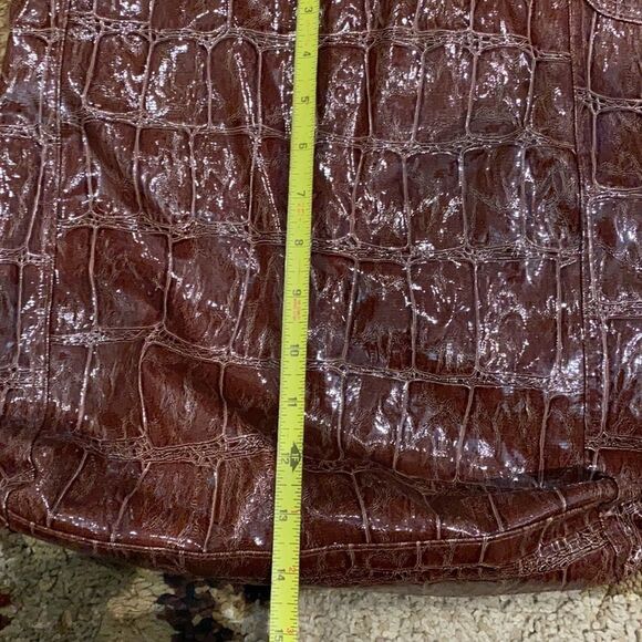 ❤️ Textured Faux Gator Tote ❤️ - Picture 8 of 8